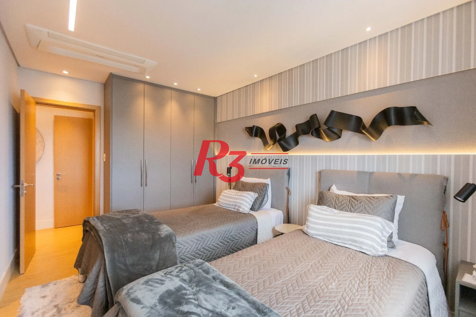 Apartamento com 3 dormitórios à venda, 166 m² por R$ 3.200.000,00 - Ponta da Praia - Santos/SP