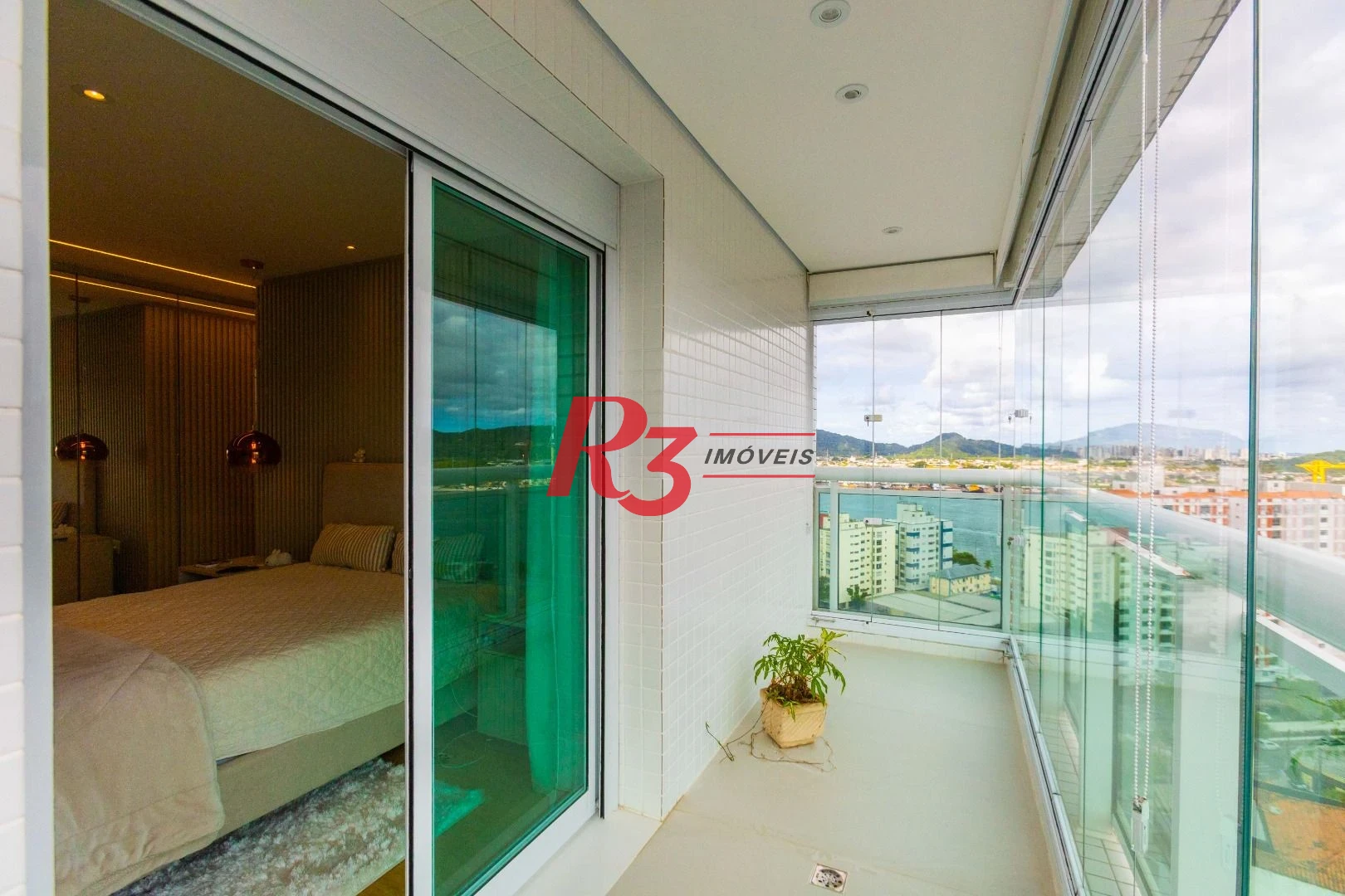 Apartamento com 3 dormitórios à venda, 166 m² por R$ 3.200.000,00 - Ponta da Praia - Santos/SP