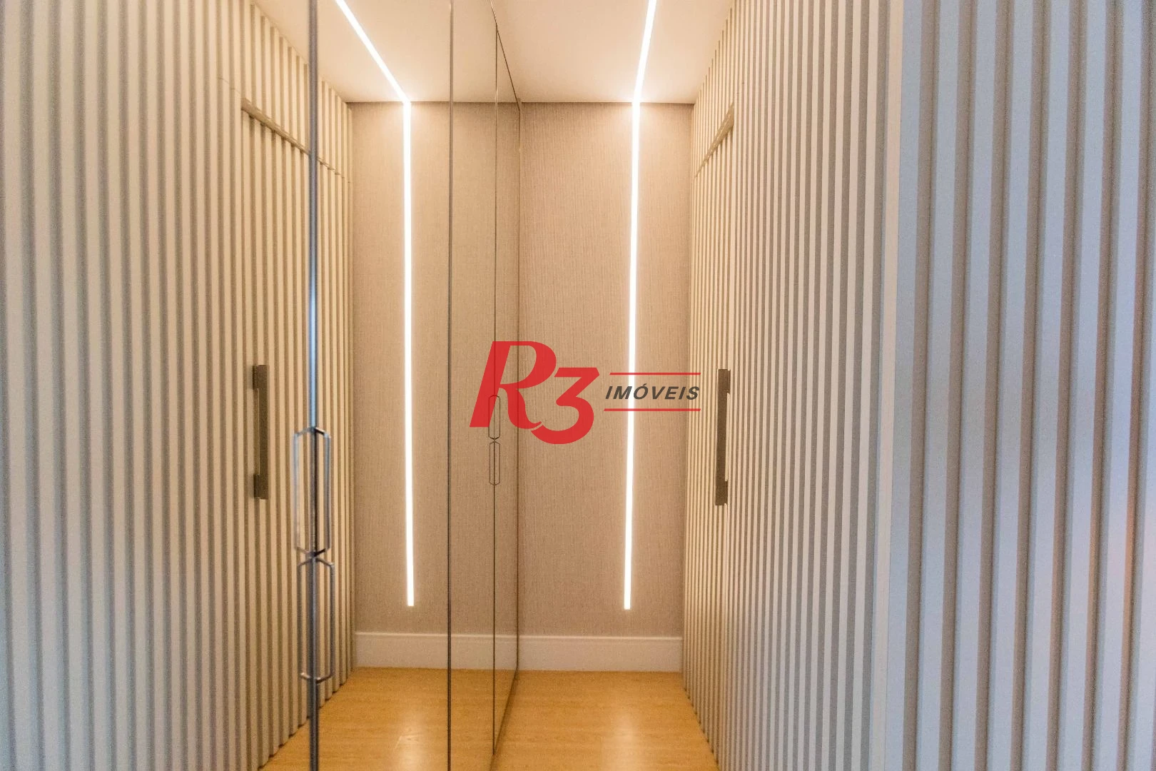 Apartamento com 3 dormitórios à venda, 166 m² por R$ 3.200.000,00 - Ponta da Praia - Santos/SP