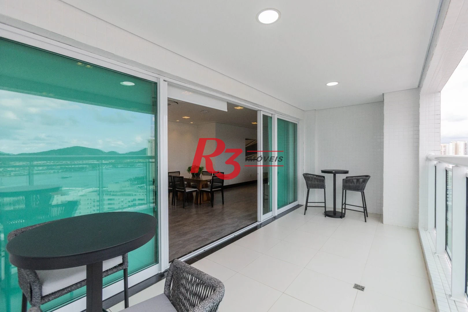 Apartamento com 3 dormitórios à venda, 166 m² por R$ 3.200.000,00 - Ponta da Praia - Santos/SP