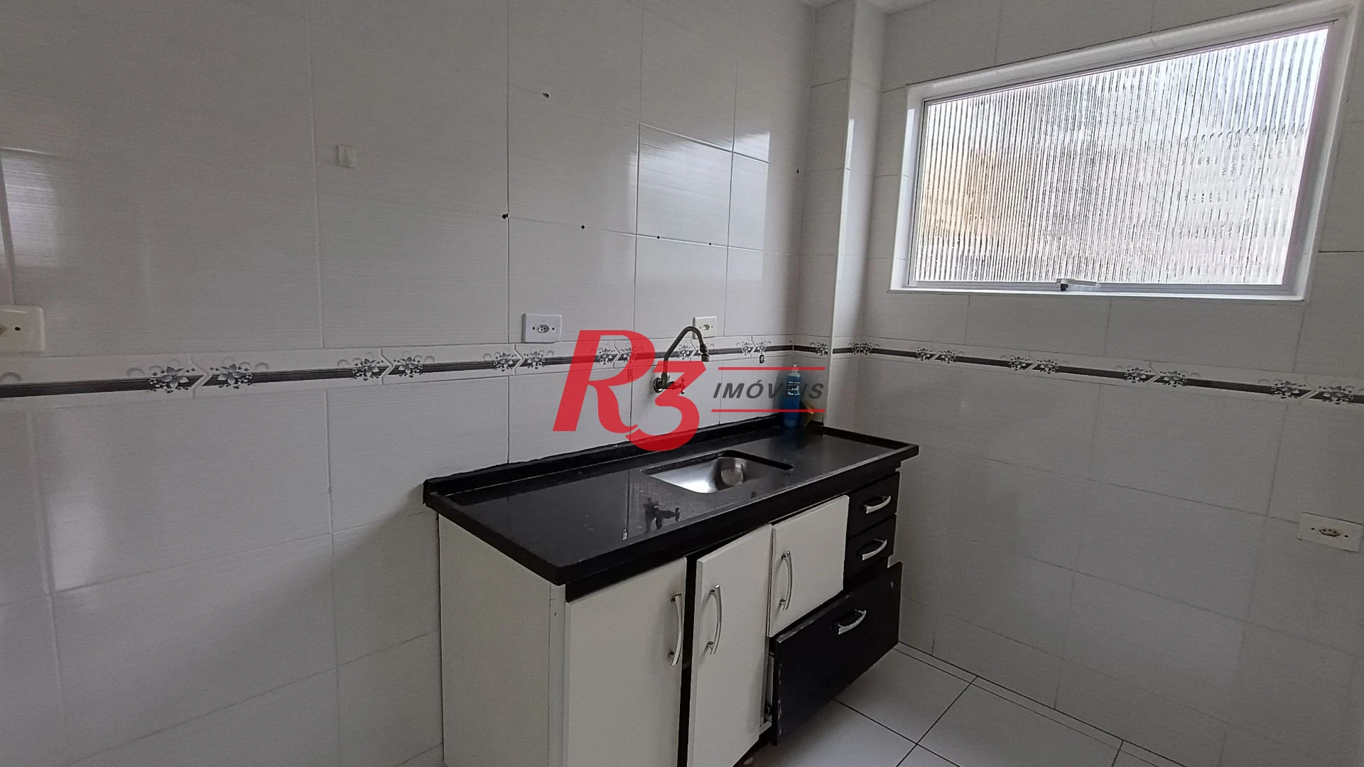 Cobertura com 2 dormitórios à venda, 105 m² por R$ 450.000,00 - José Menino - Santos/SP