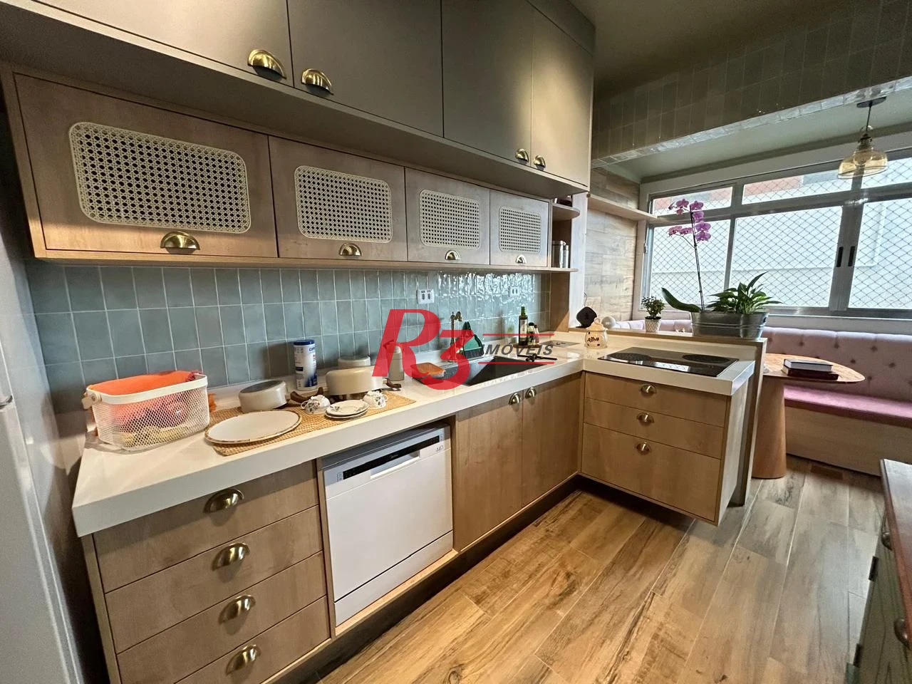 Apartamento com 2 dormitórios para alugar, 80 m² por R$ 6.100,00/mês - Itararé - São Vicente/SP