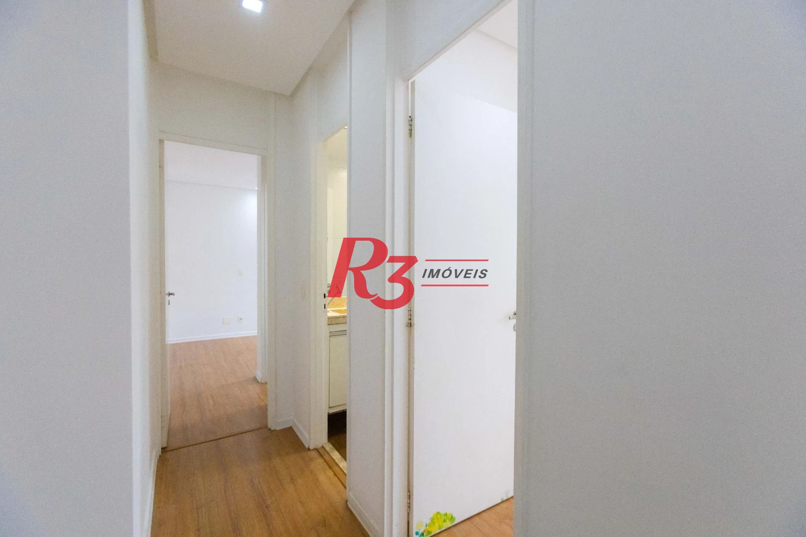 Apartamento com 2 dormitórios à venda, 64 m² por R$ 540.000,00 - Estuário - Santos/SP