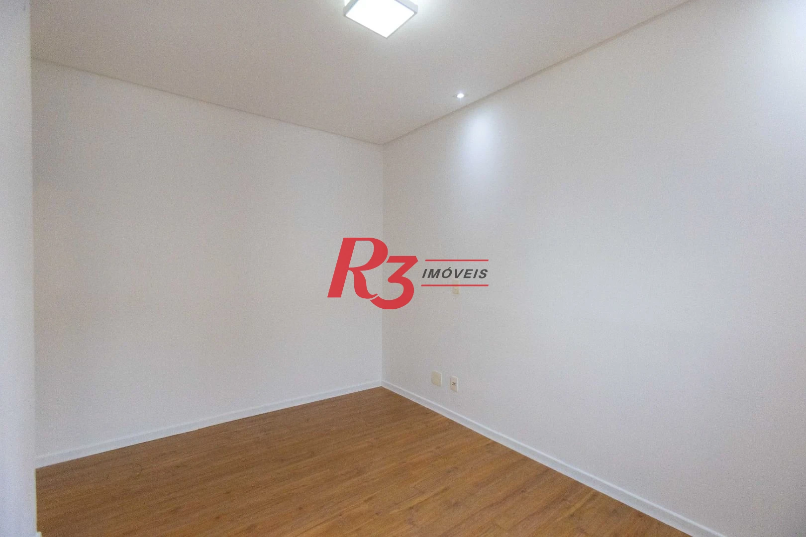Apartamento com 2 dormitórios à venda, 64 m² por R$ 540.000,00 - Estuário - Santos/SP