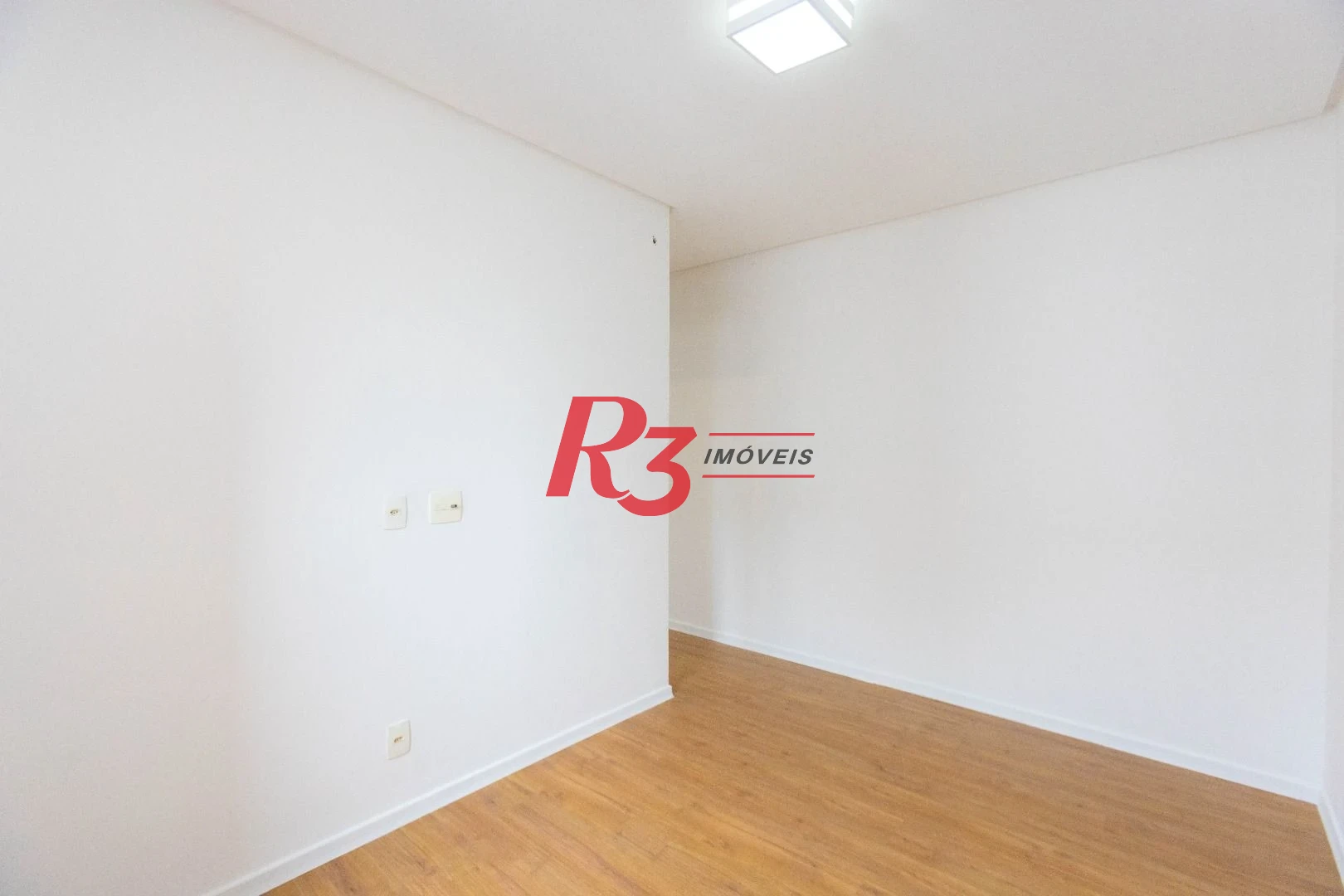 Apartamento com 2 dormitórios à venda, 64 m² por R$ 540.000,00 - Estuário - Santos/SP