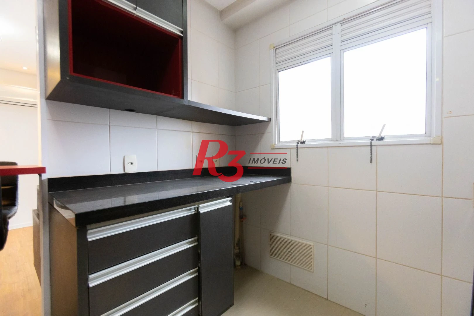 Apartamento com 2 dormitórios à venda, 64 m² por R$ 540.000,00 - Estuário - Santos/SP