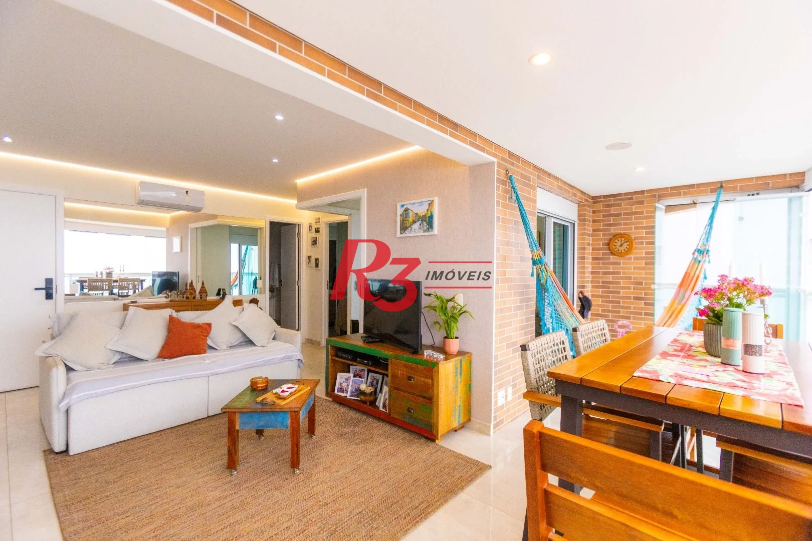 Apartamento com 2 dormitórios à venda, 83 m² por R$ 1.720.000,00 - Gonzaga - Santos/SP