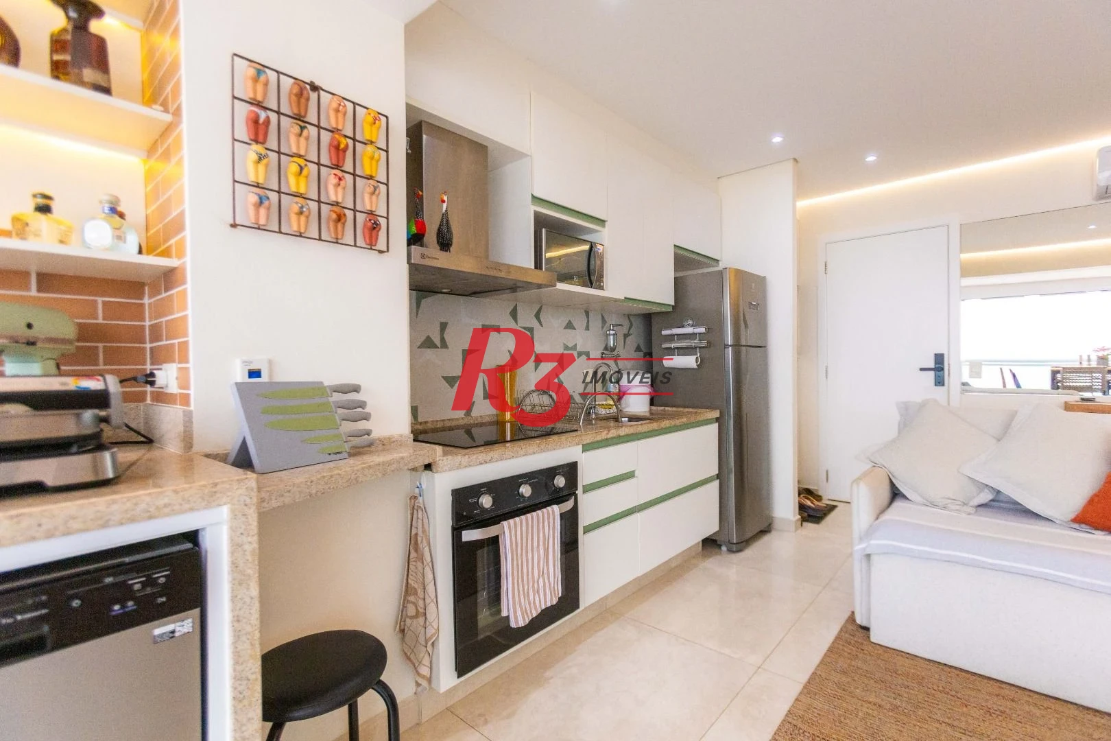 Apartamento com 2 dormitórios à venda, 83 m² por R$ 1.720.000,00 - Gonzaga - Santos/SP