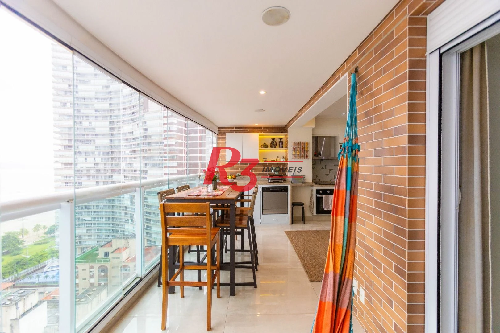Apartamento com 2 dormitórios à venda, 83 m² por R$ 1.720.000,00 - Gonzaga - Santos/SP