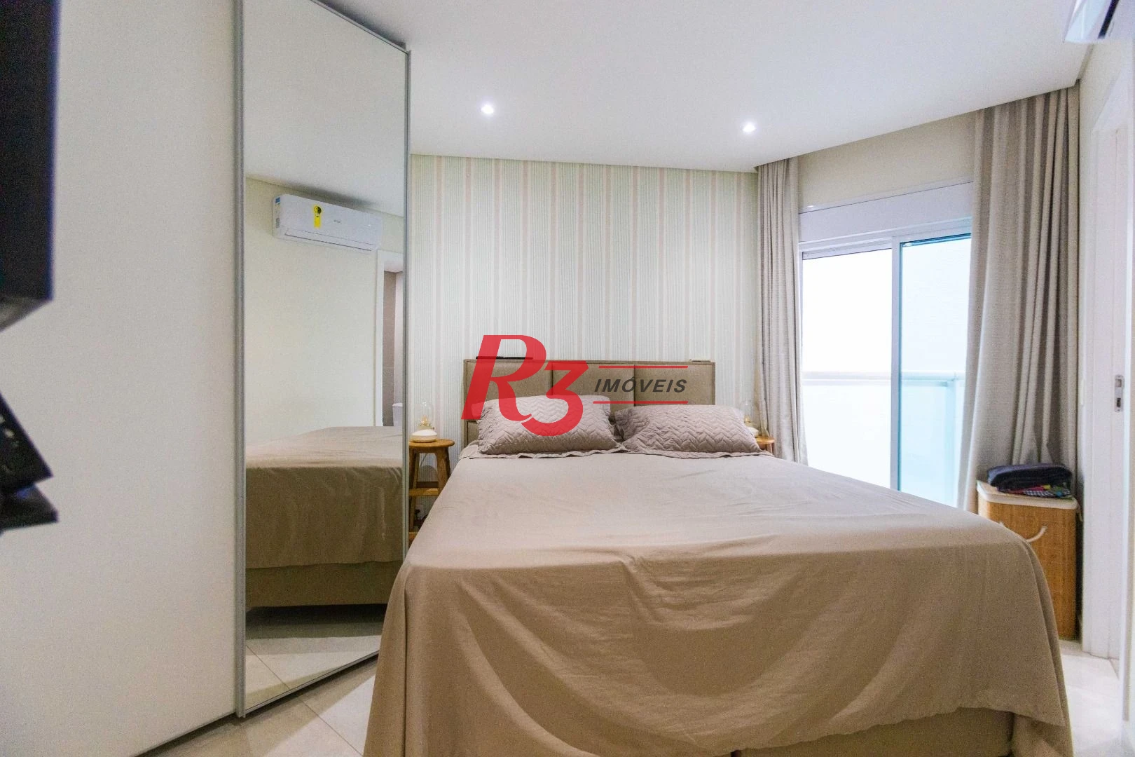 Apartamento com 2 dormitórios à venda, 83 m² por R$ 1.720.000,00 - Gonzaga - Santos/SP