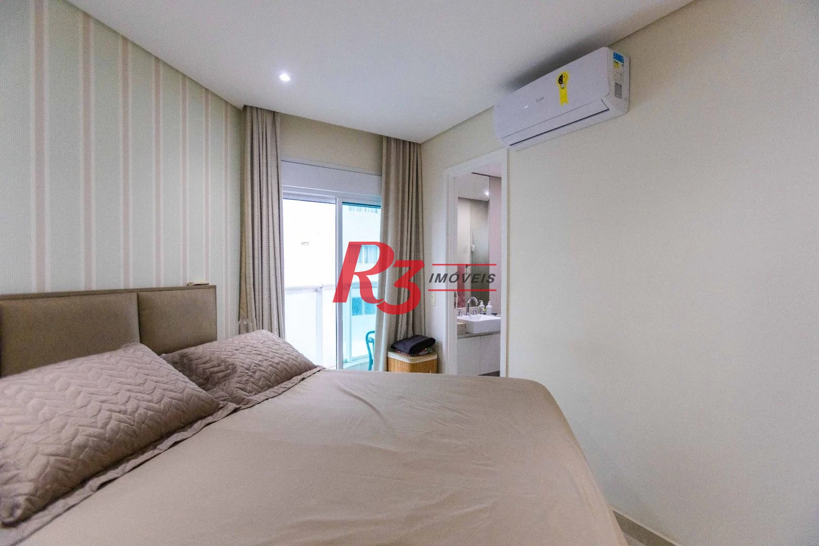 Apartamento com 2 dormitórios à venda, 83 m² por R$ 1.720.000,00 - Gonzaga - Santos/SP