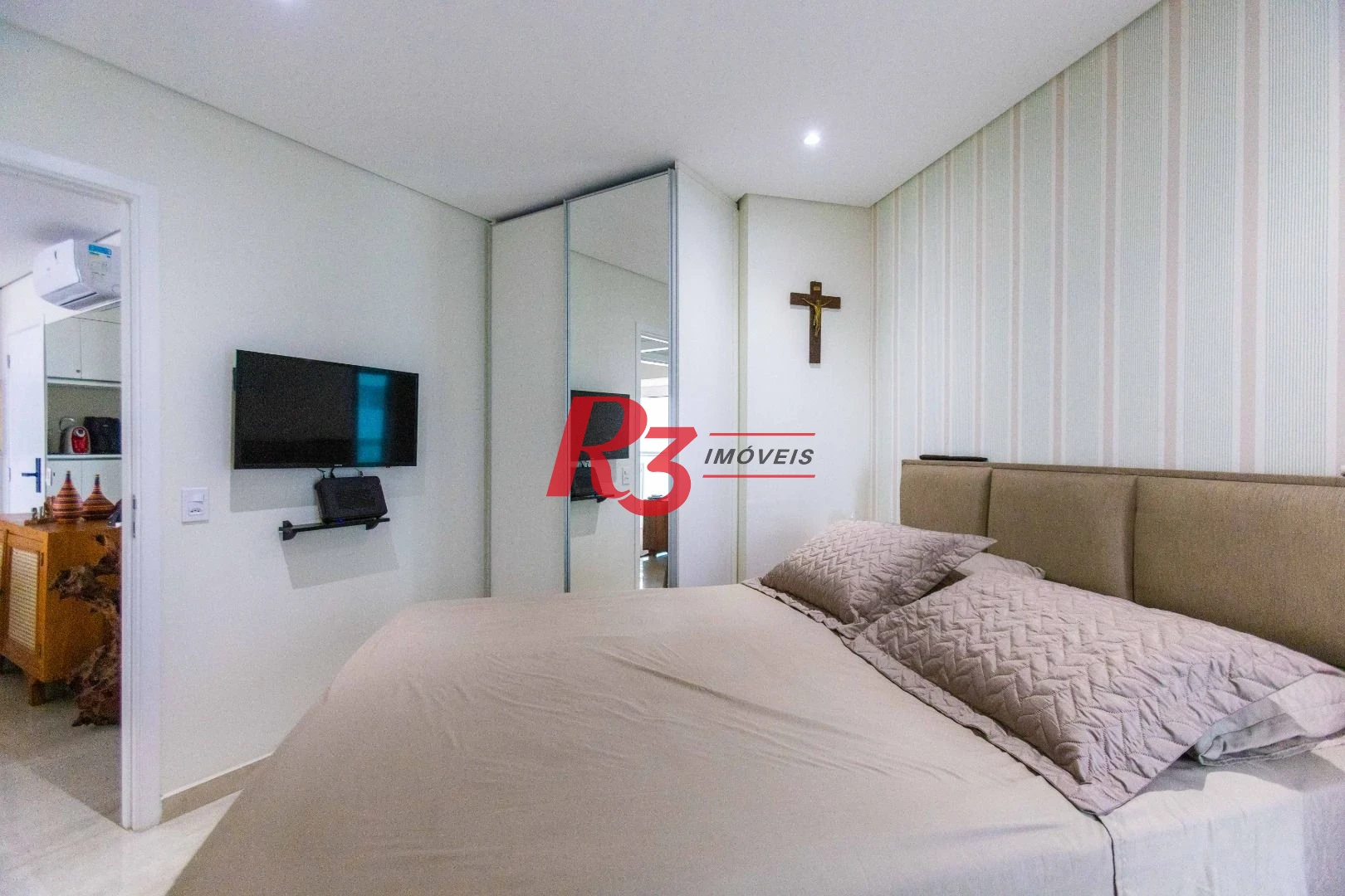 Apartamento com 2 dormitórios à venda, 83 m² por R$ 1.720.000,00 - Gonzaga - Santos/SP