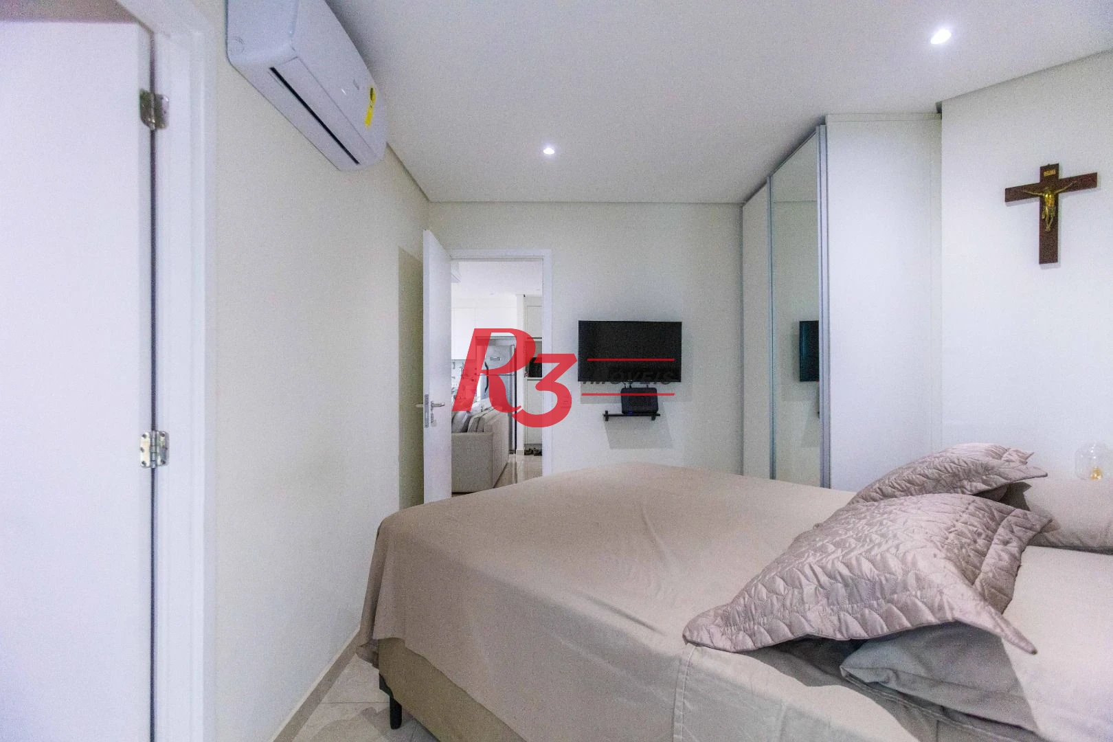 Apartamento com 2 dormitórios à venda, 83 m² por R$ 1.720.000,00 - Gonzaga - Santos/SP