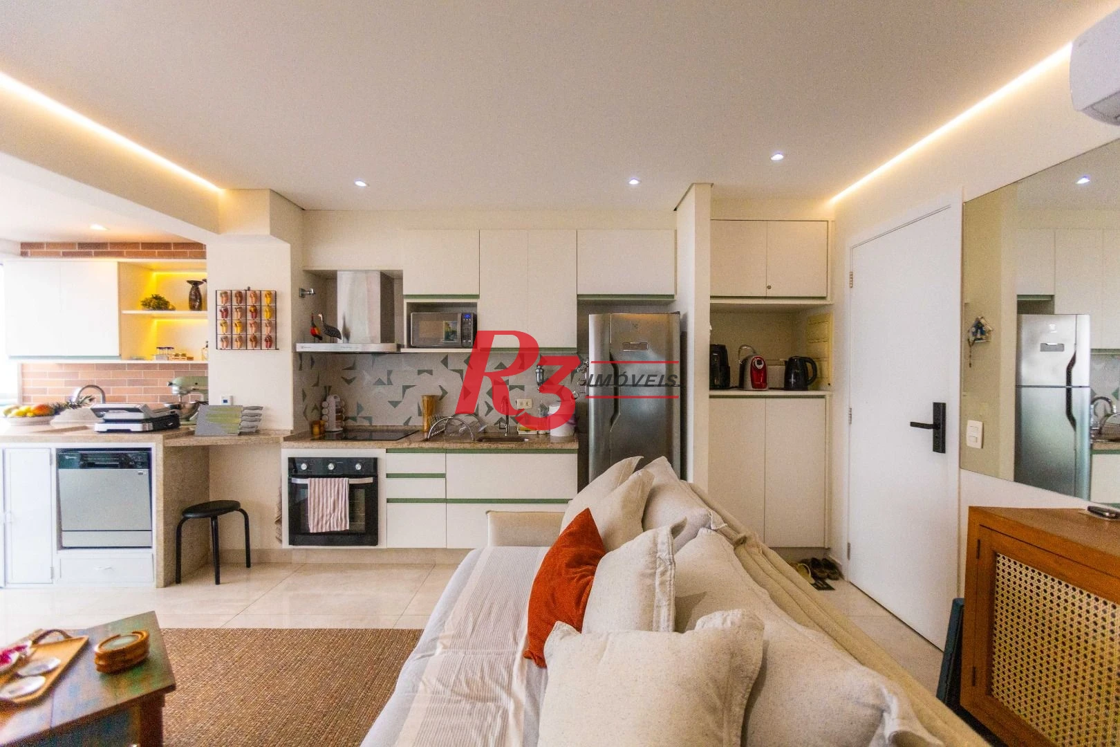 Apartamento com 2 dormitórios à venda, 83 m² por R$ 1.720.000,00 - Gonzaga - Santos/SP