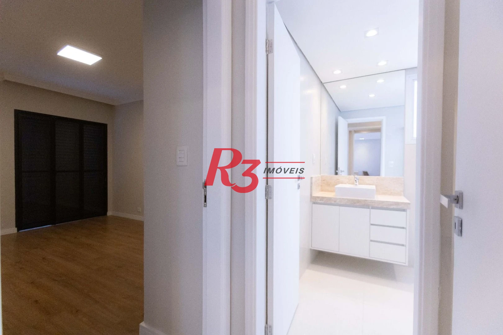 Apartamento com 3 dormitórios à venda, 133 m² por R$ 1.390.000,00 - Gonzaga - Santos/SP