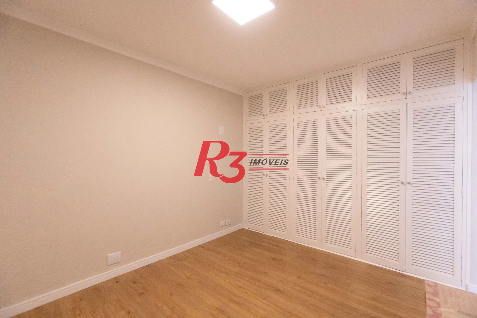 Apartamento com 3 dormitórios à venda, 133 m² por R$ 1.390.000,00 - Gonzaga - Santos/SP