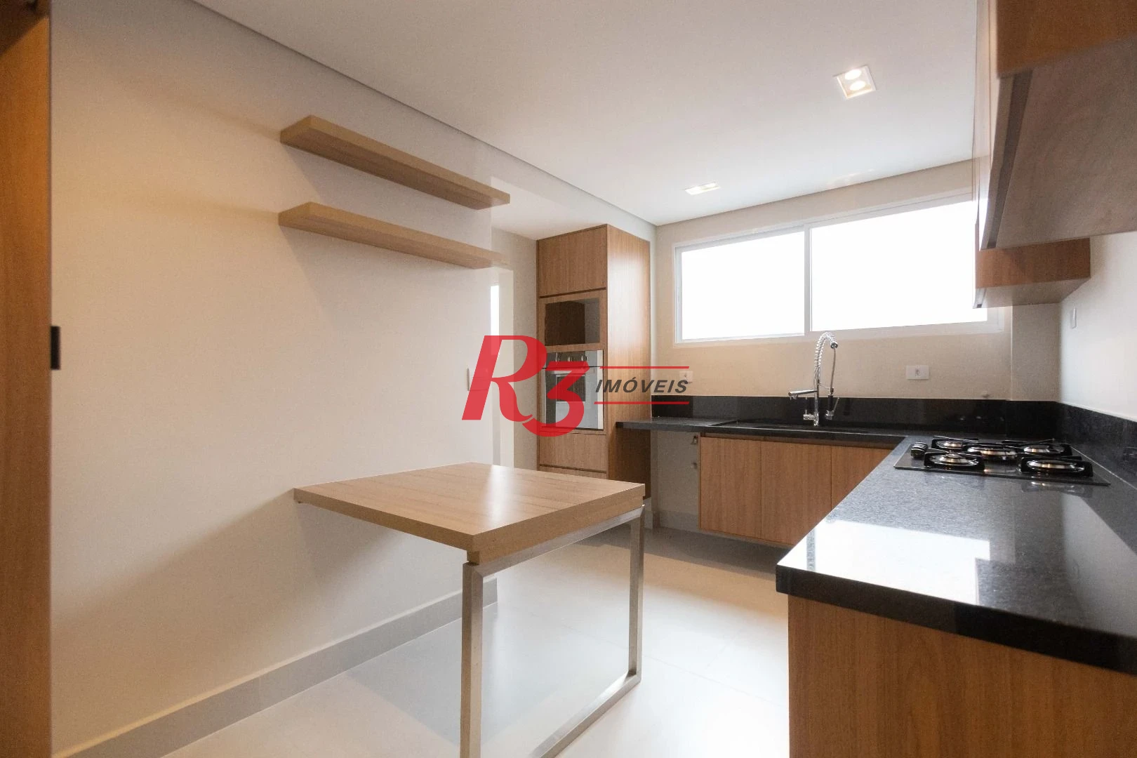 Apartamento com 3 dormitórios à venda, 133 m² por R$ 1.390.000,00 - Gonzaga - Santos/SP
