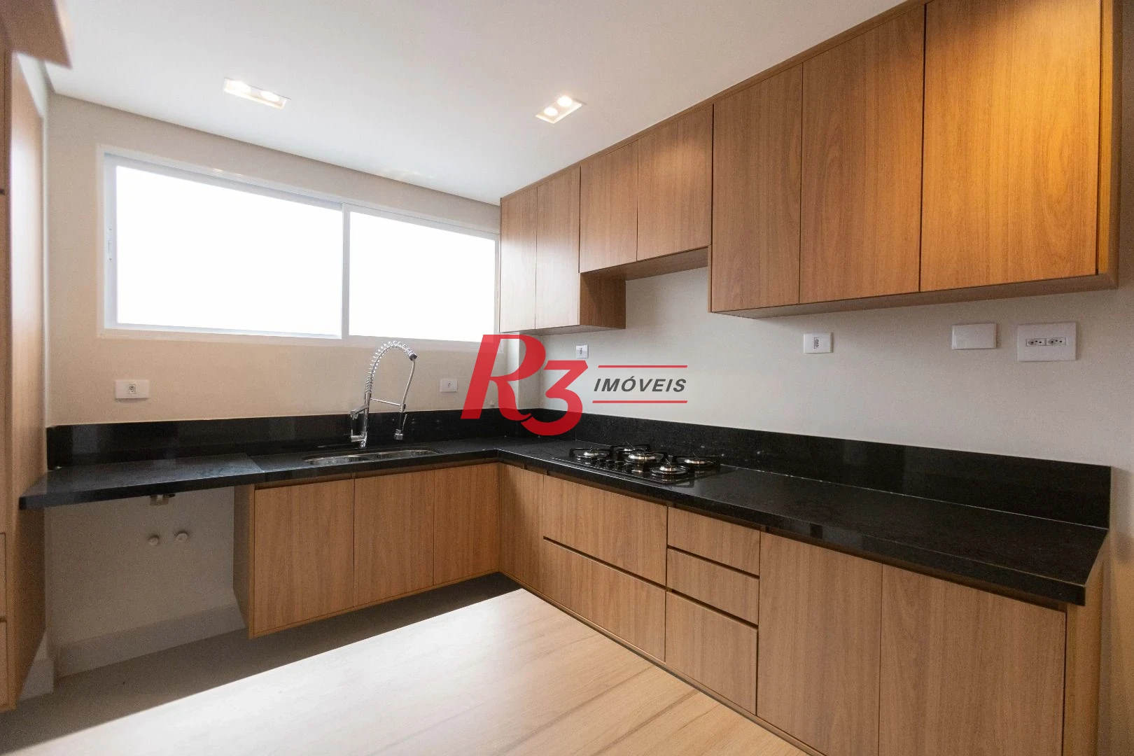 Apartamento com 3 dormitórios à venda, 133 m² por R$ 1.390.000,00 - Gonzaga - Santos/SP