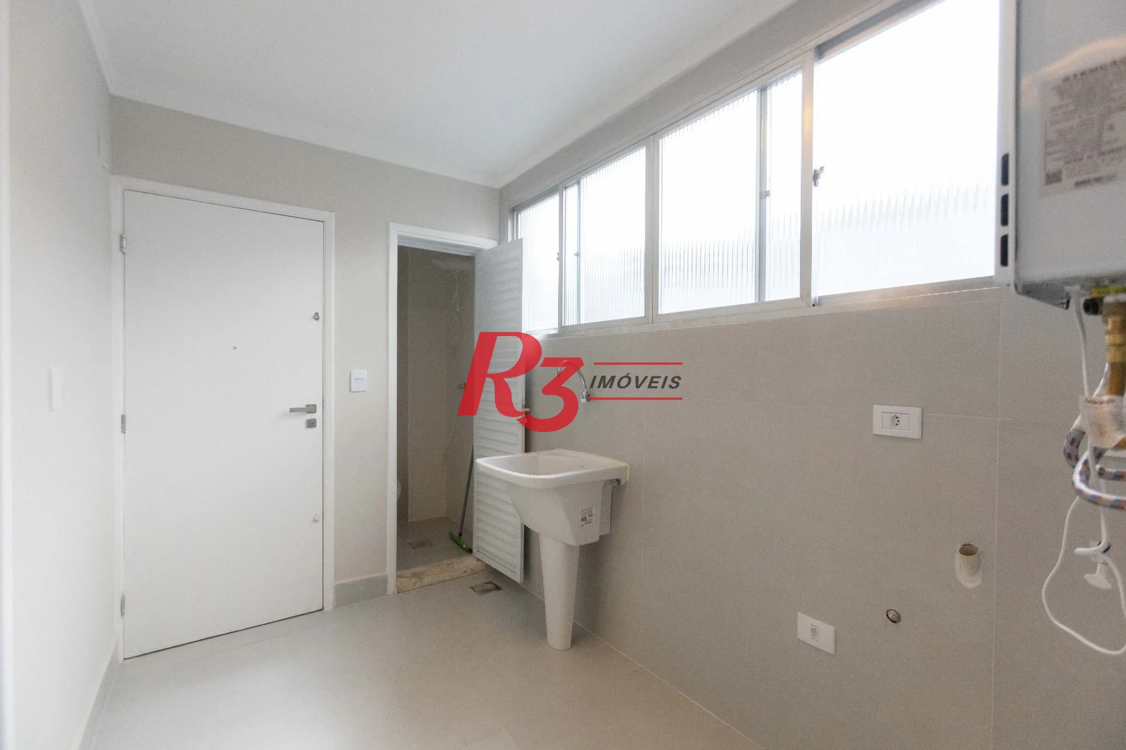 Apartamento com 3 dormitórios à venda, 133 m² por R$ 1.390.000,00 - Gonzaga - Santos/SP