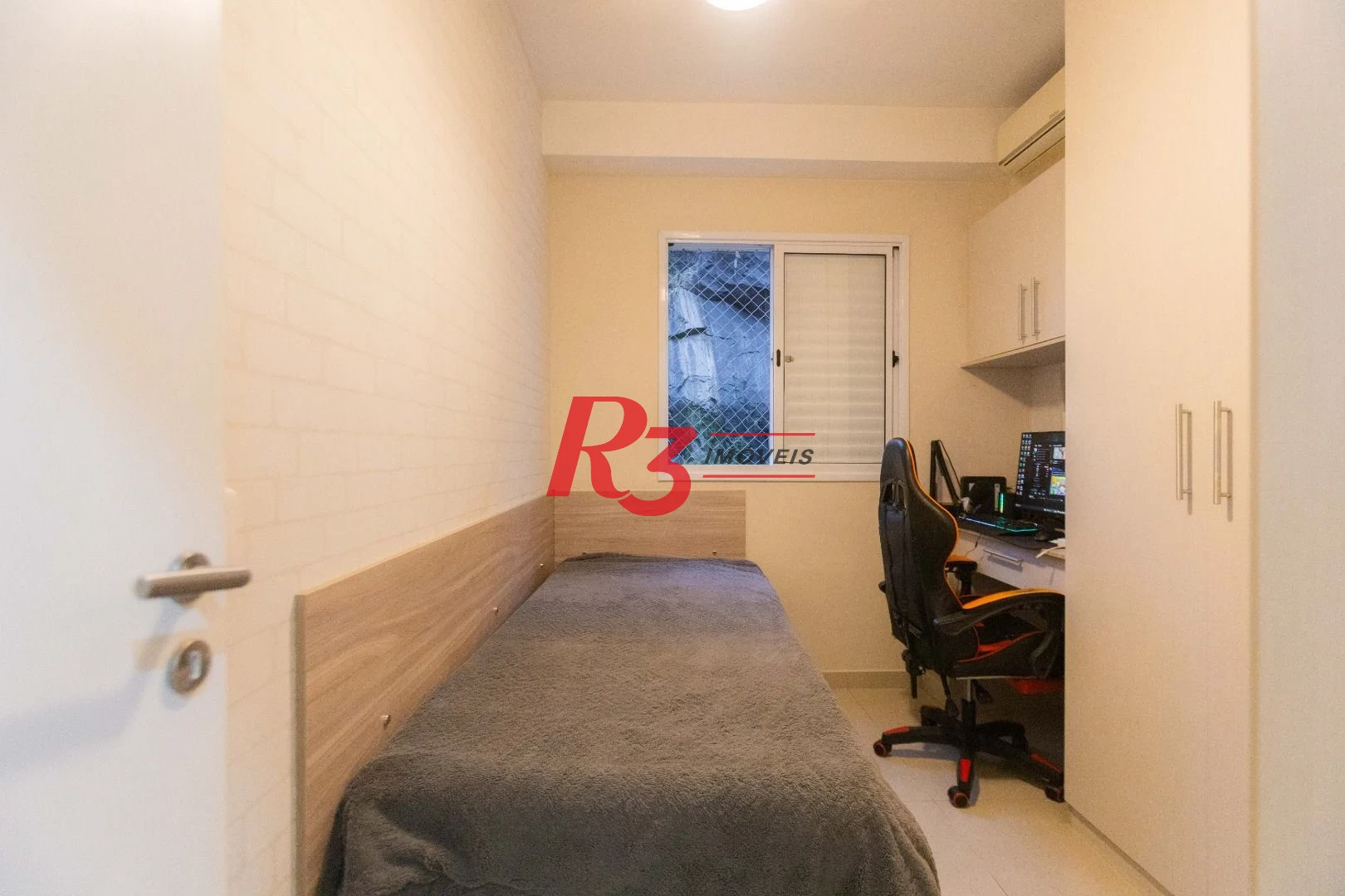 Apartamento com 2 dormitórios à venda, 62 m² por R$ 650.000,00 - Marapé - Santos/SP
