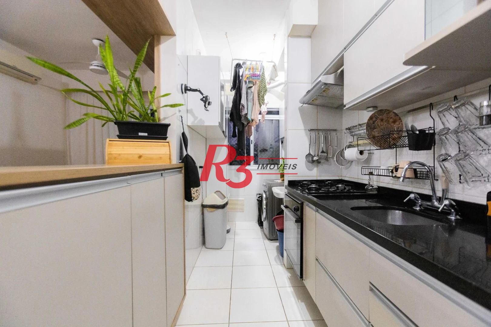 Apartamento com 2 dormitórios à venda, 62 m² por R$ 650.000,00 - Marapé - Santos/SP