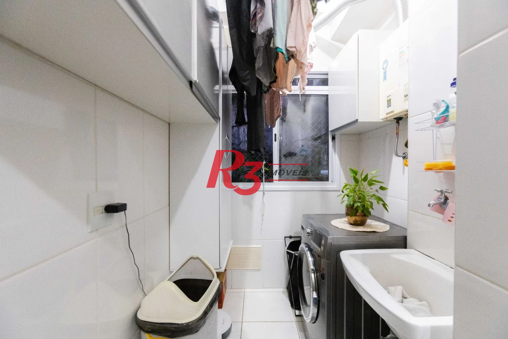 Apartamento com 2 dormitórios à venda, 62 m² por R$ 650.000,00 - Marapé - Santos/SP