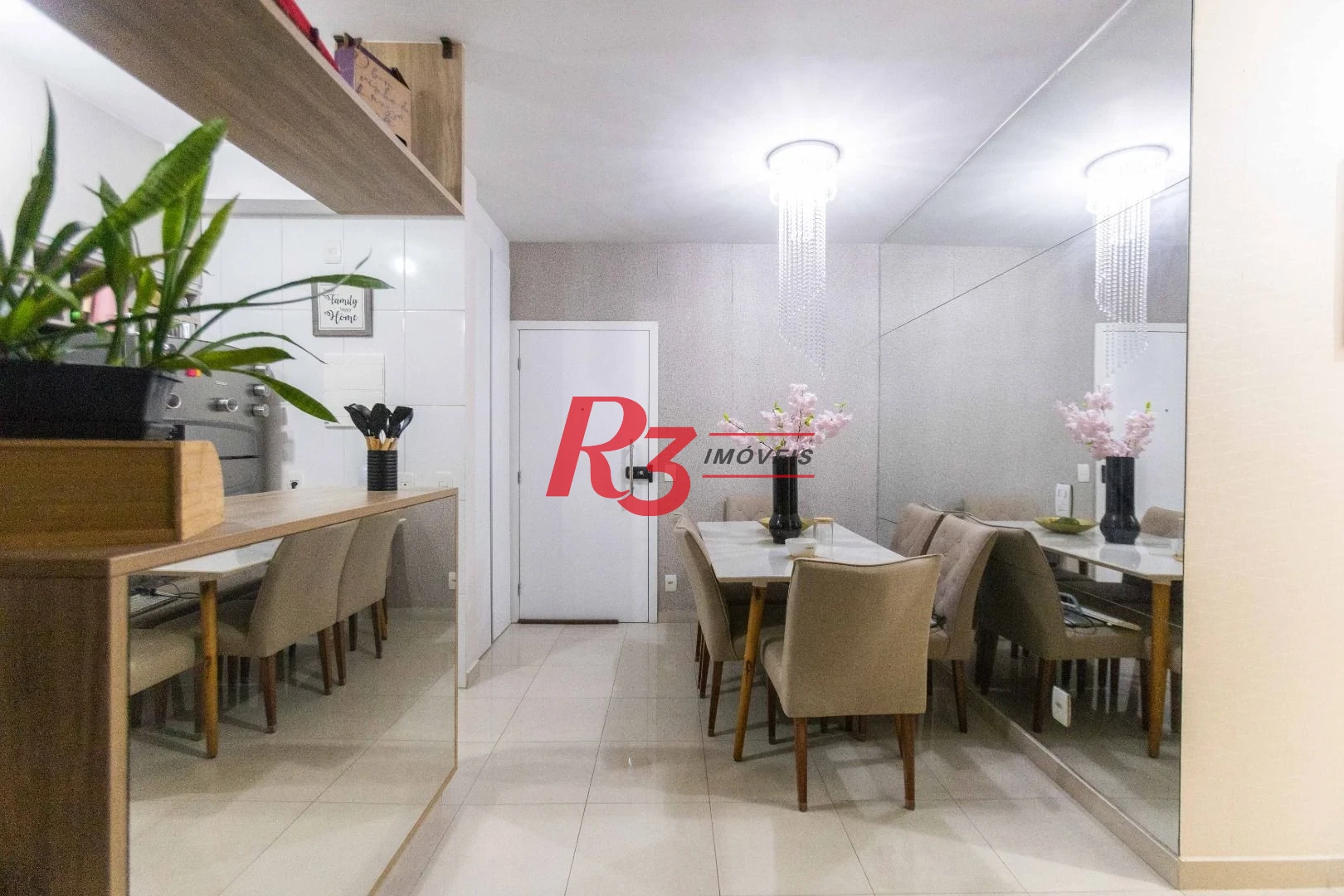 Apartamento com 2 dormitórios à venda, 62 m² por R$ 650.000,00 - Marapé - Santos/SP