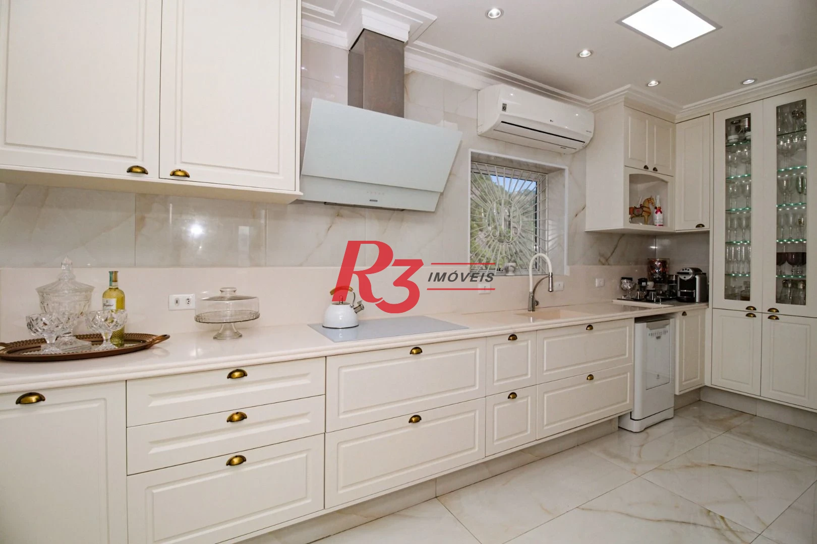 Cobertura com 4 dormitórios à venda, 350 m² por R$ 4.500.000,00 - Marapé - Santos/SP