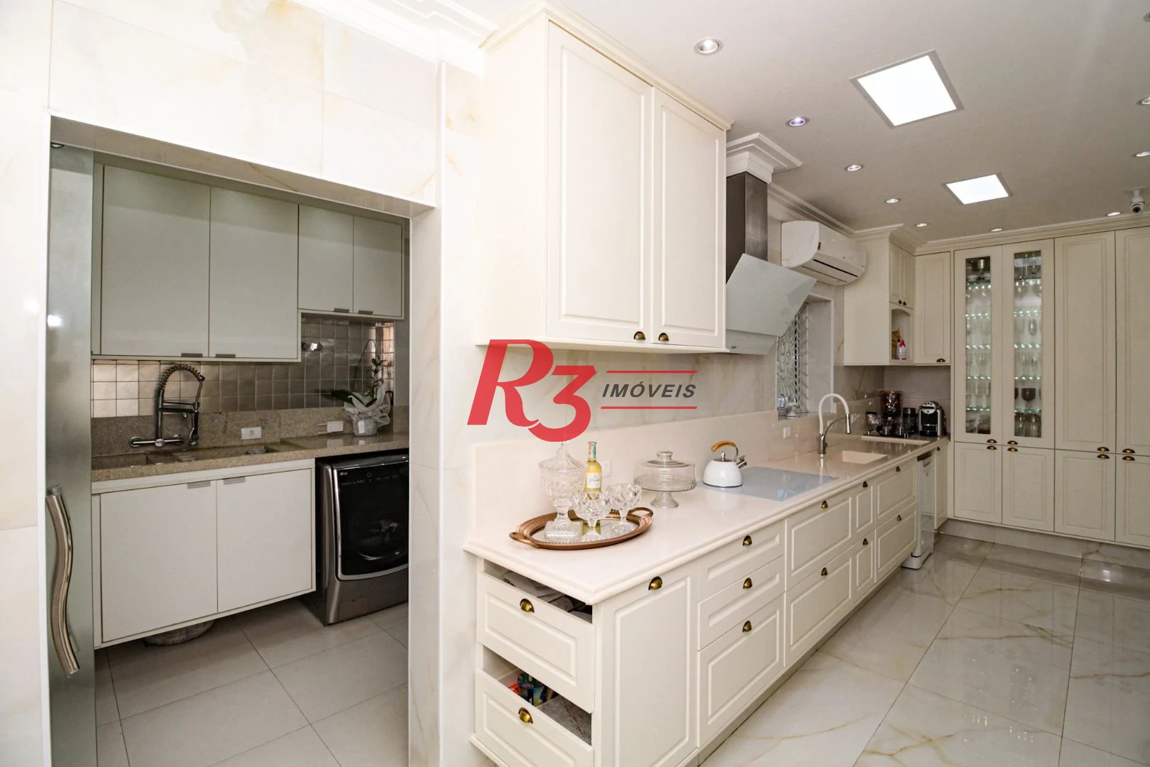 Cobertura com 4 dormitórios à venda, 350 m² por R$ 4.500.000,00 - Marapé - Santos/SP