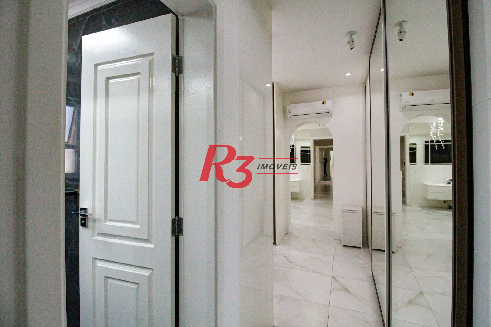 Cobertura com 4 dormitórios à venda, 350 m² por R$ 4.500.000,00 - Marapé - Santos/SP