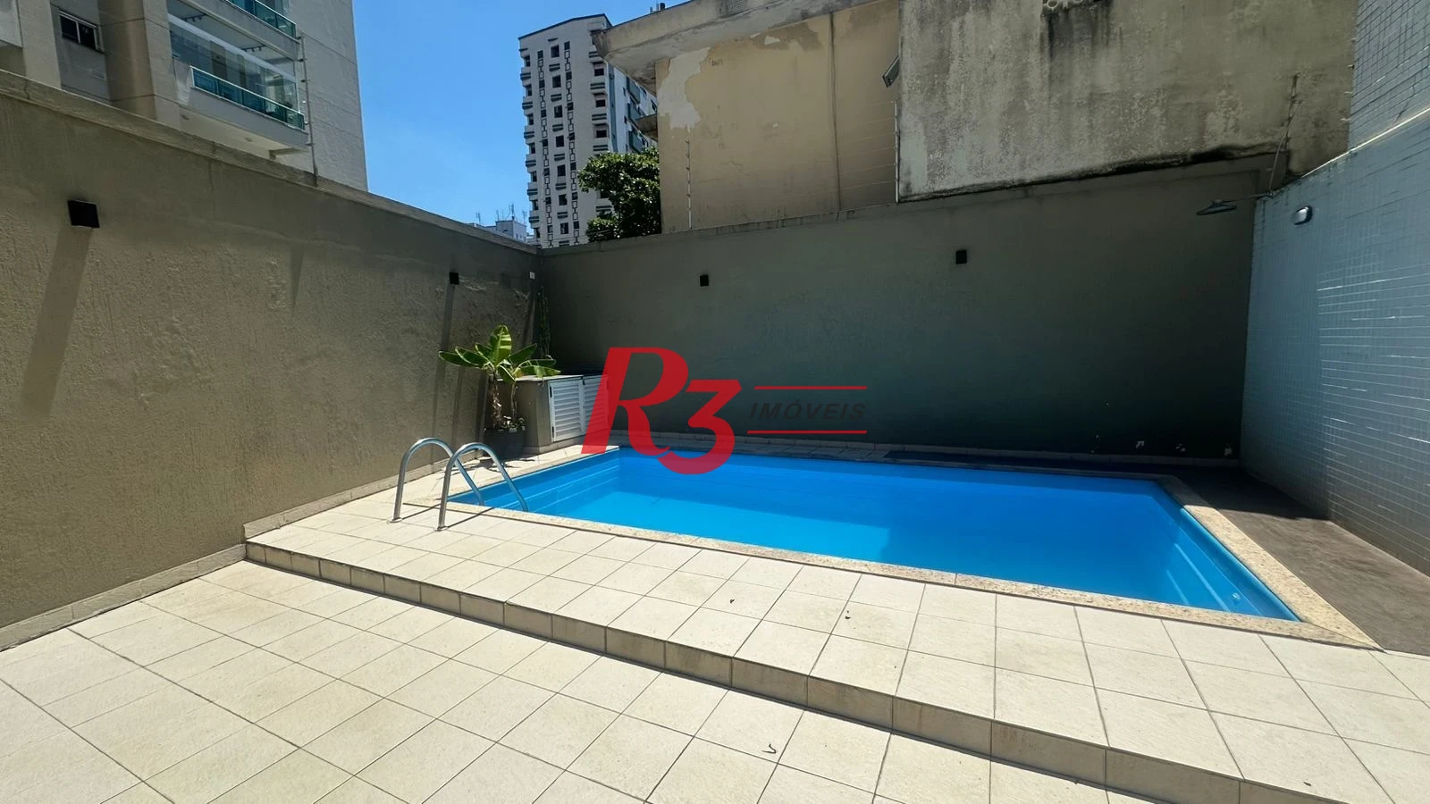 Sobrado com 3 dormitórios à venda, 176 m² por R$ 1.650.000,00 - Campo Grande - Santos/SP