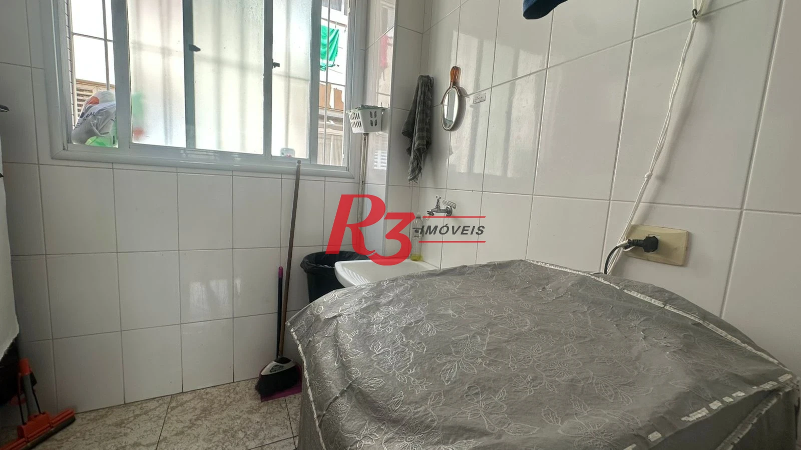 Sobrado com 3 dormitórios à venda, 176 m² por R$ 1.650.000,00 - Campo Grande - Santos/SP