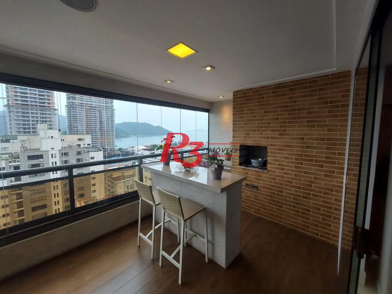 Apartamento com 3 dormitórios à venda, 130 m² por R$ 1.650.000,00 - Ponta da Praia - Santos/SP