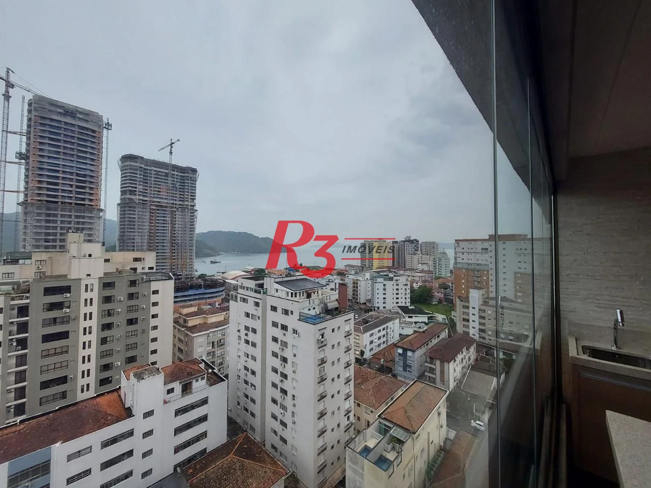 Apartamento com 3 dormitórios à venda, 130 m² por R$ 1.650.000,00 - Ponta da Praia - Santos/SP