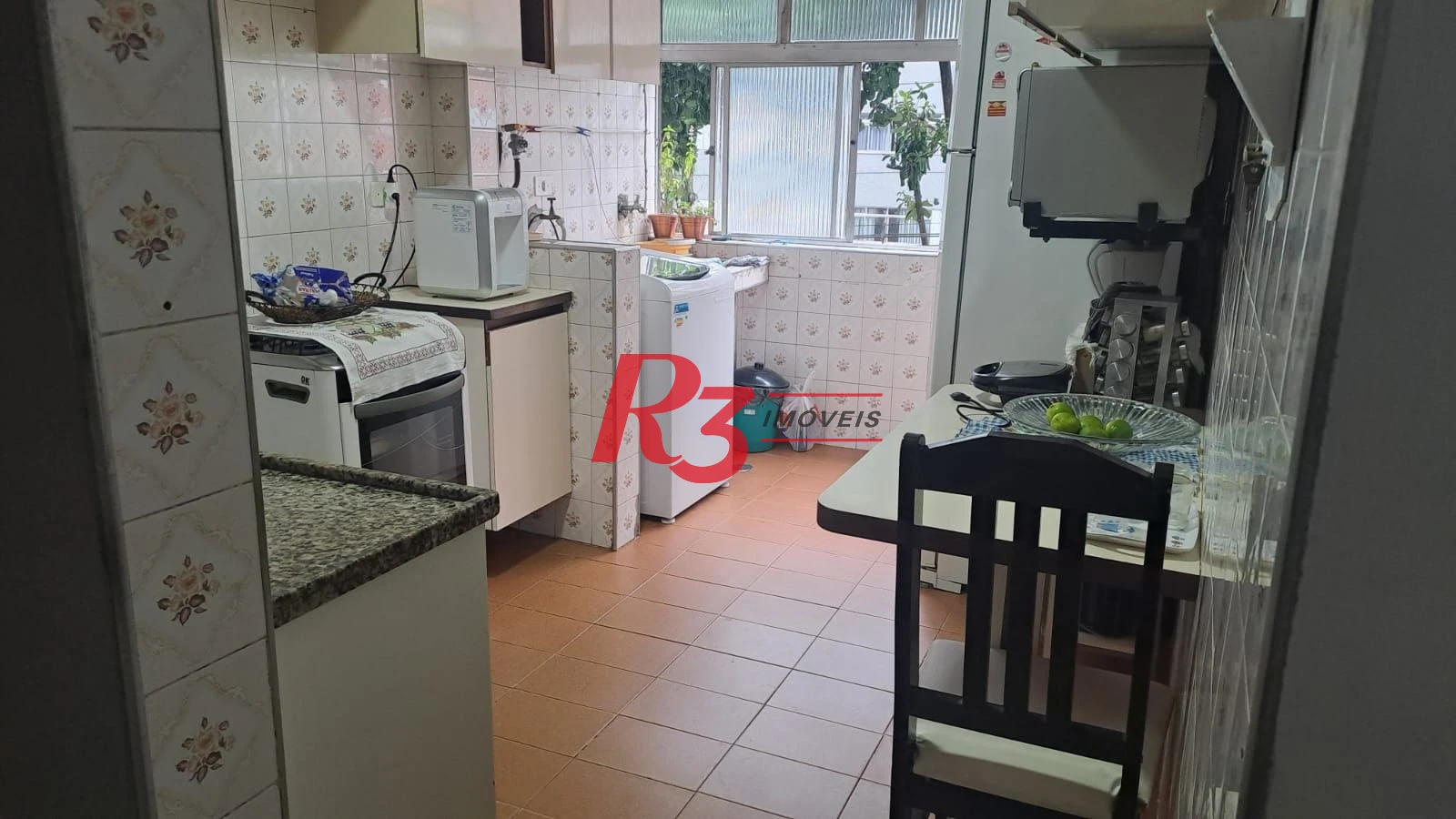 Apartamento com 3 dormitórios à venda, 76 m² por R$ 390.000,00 - Encruzilhada - Santos/SP