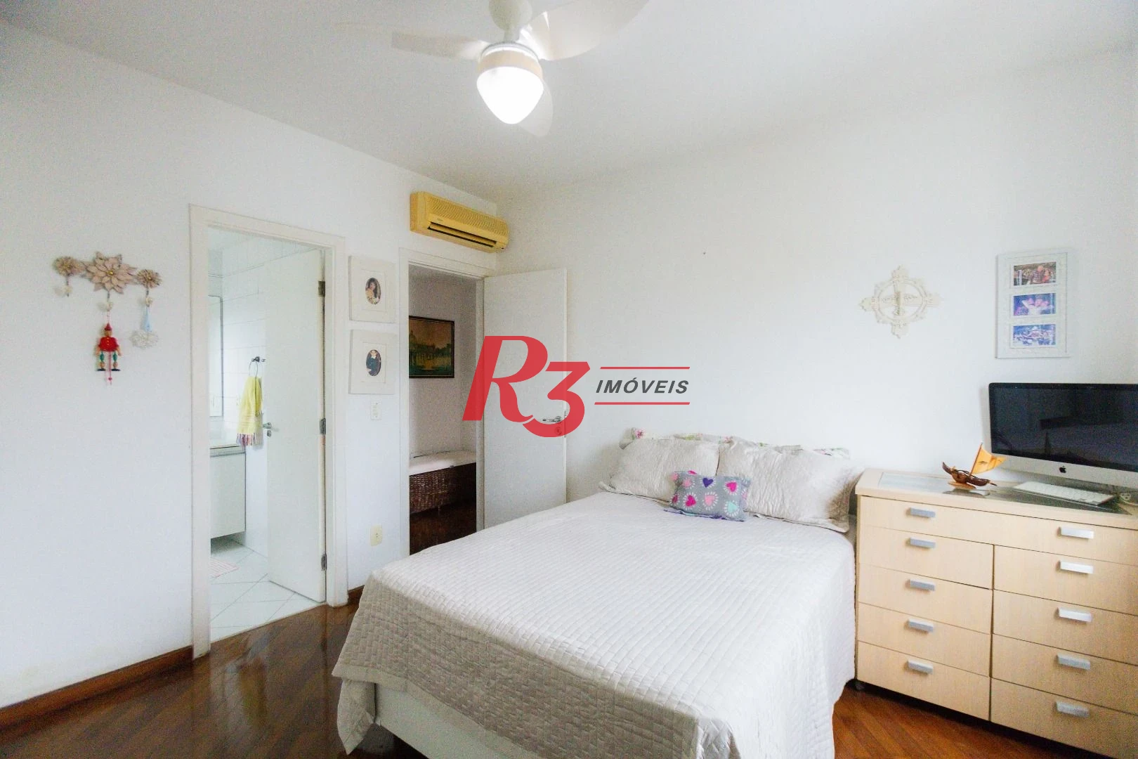 Apartamento com 3 dormitórios à venda, 116 m² por R$ 1.595.000,00 - Boqueirão - Santos/SP