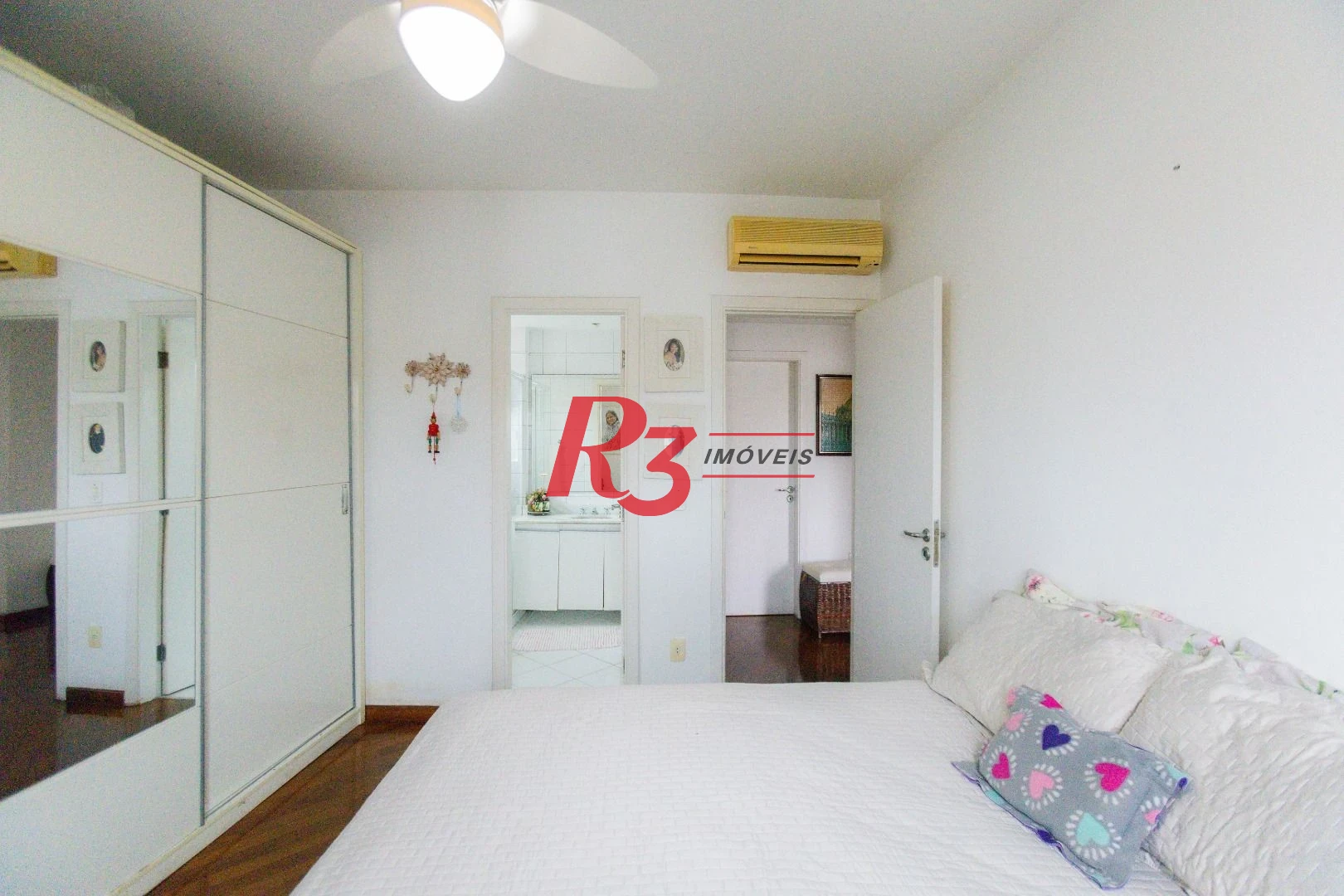 Apartamento com 3 dormitórios à venda, 116 m² por R$ 1.595.000,00 - Boqueirão - Santos/SP