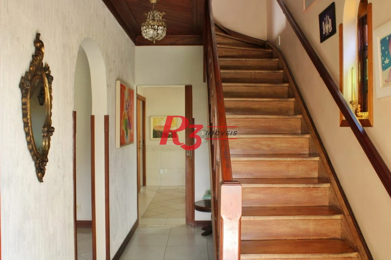 Casa com 5 dormitórios à venda, 329 m² por R$ 3.050.000 - Boqueirão - Santos/SP