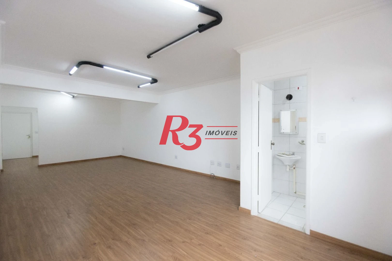 Sala à venda, 65 m² por R$ 300.000,00 - Vila Matias - Santos/SP