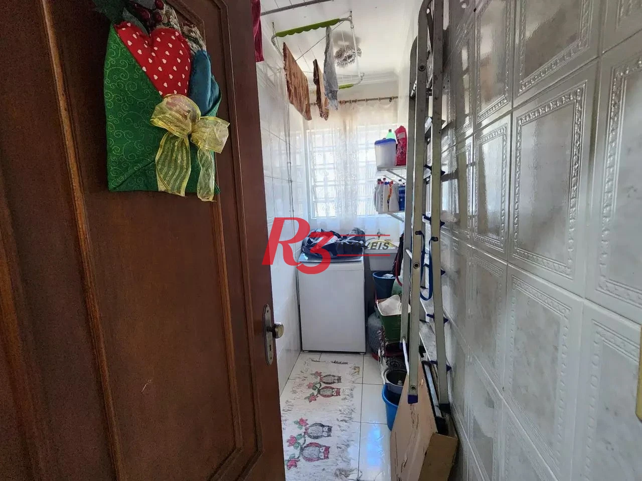 Sobrado com 3 dormitórios à venda, 135 m² por R$ 440.000,00 - Cidade Naútica - São Vicente/SP
