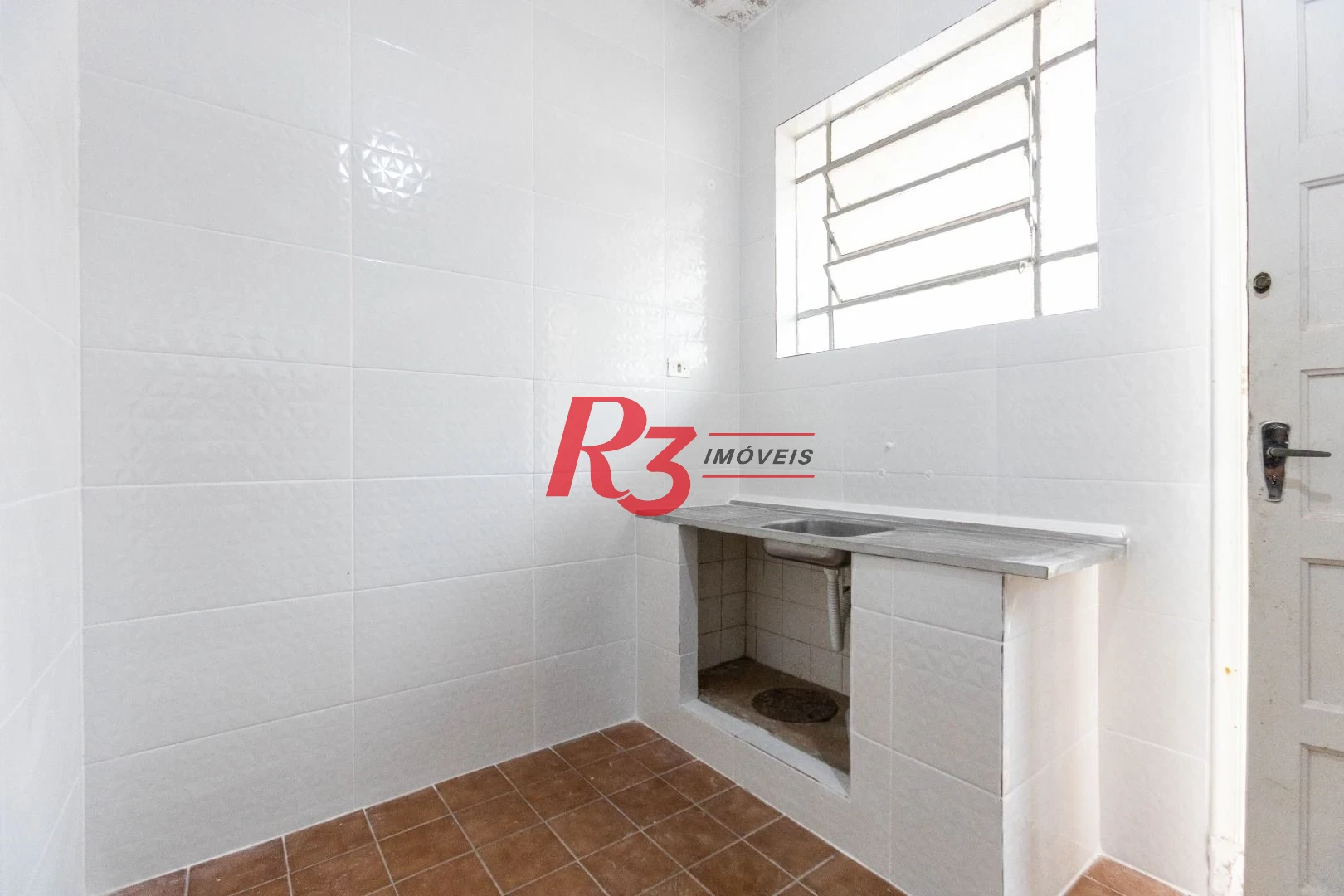 Apartamento com 2 dormitórios à venda, 70 m² por R$ 320.000,00 - Macuco - Santos/SP