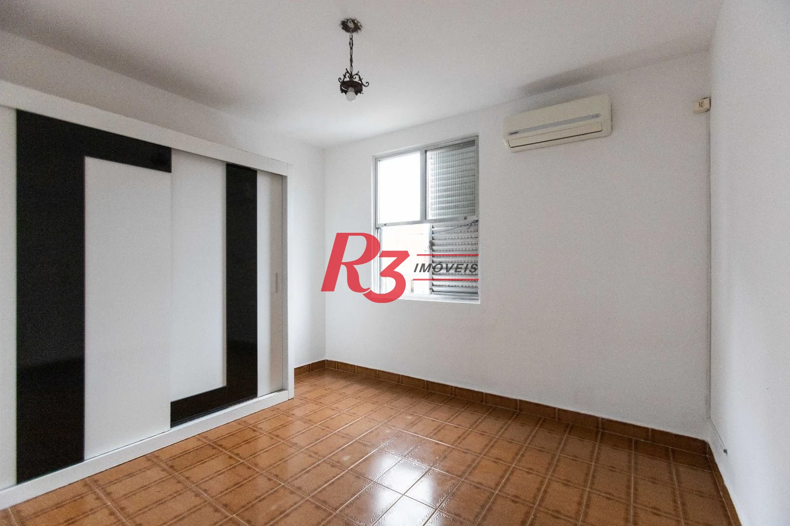Apartamento com 2 dormitórios à venda, 52 m² por R$ 372.000,00 - Aparecida - Santos/SP