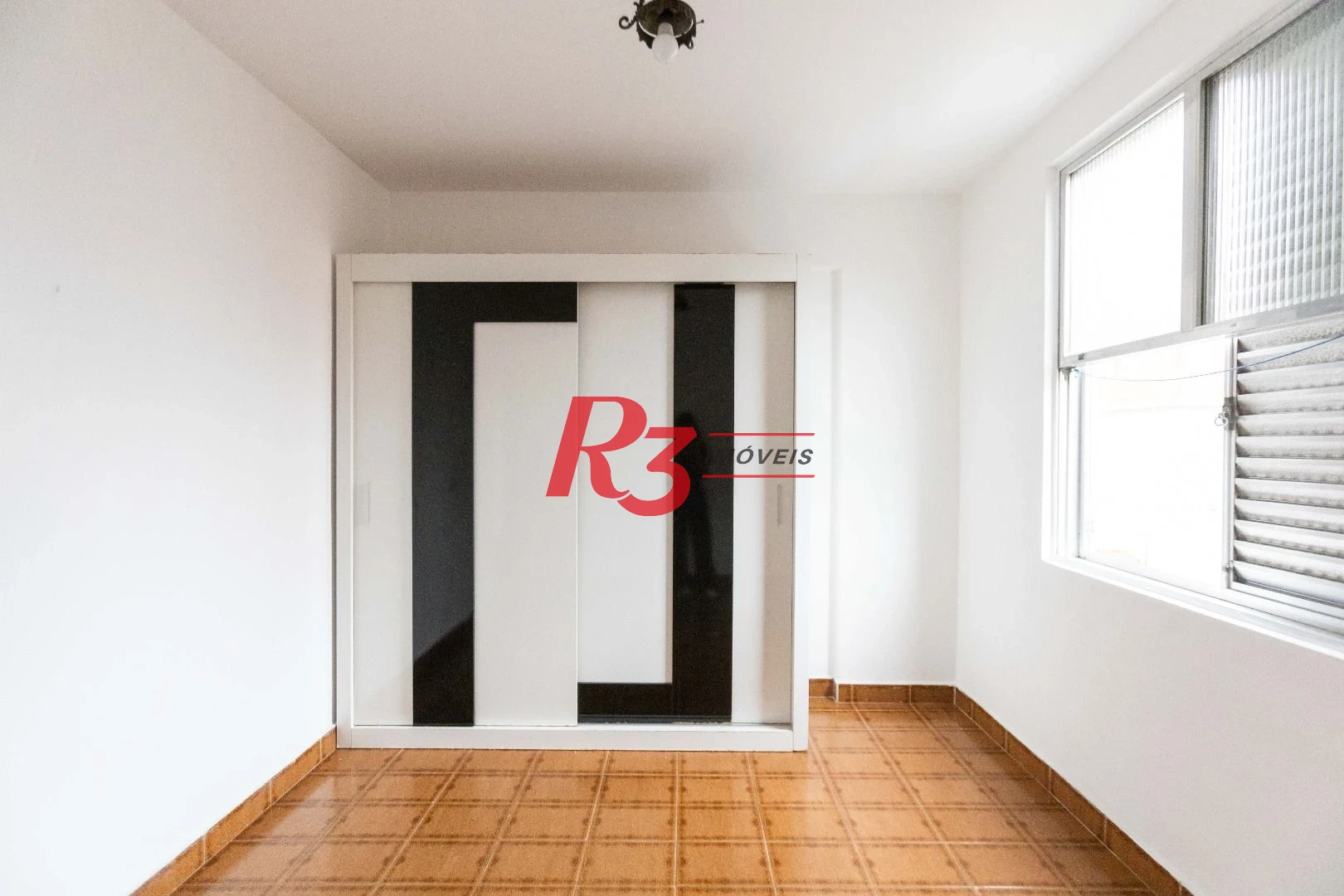 Apartamento com 2 dormitórios à venda, 52 m² por R$ 372.000,00 - Aparecida - Santos/SP