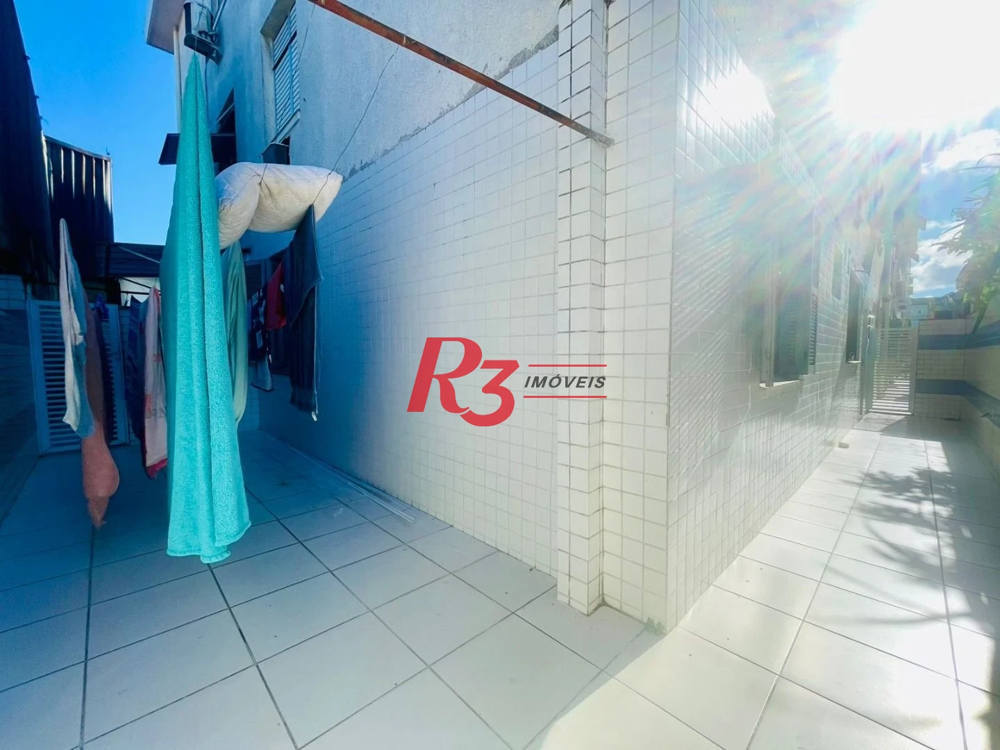 Apartamento com 2 dormitórios à venda, 74 m² por R$ 350.000,00 - Encruzilhada - Santos/SP