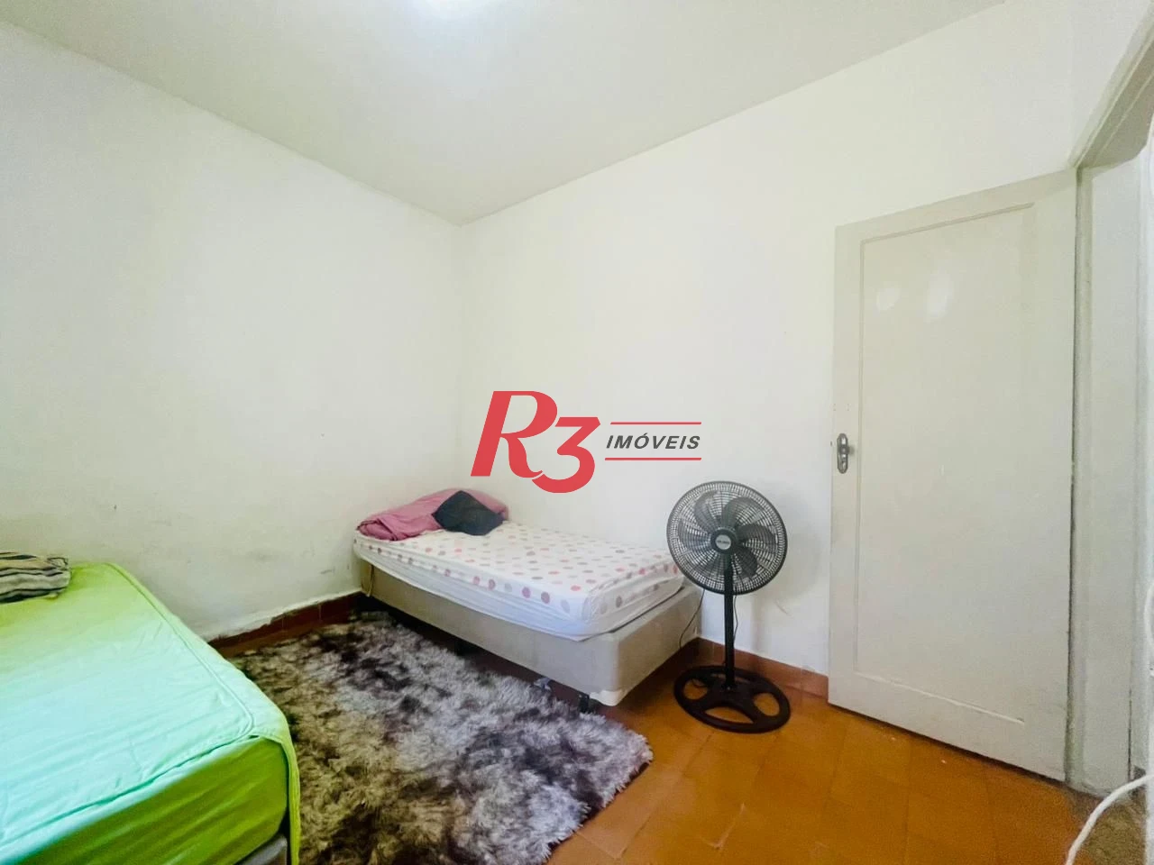 Apartamento com 2 dormitórios à venda, 74 m² por R$ 350.000,00 - Encruzilhada - Santos/SP