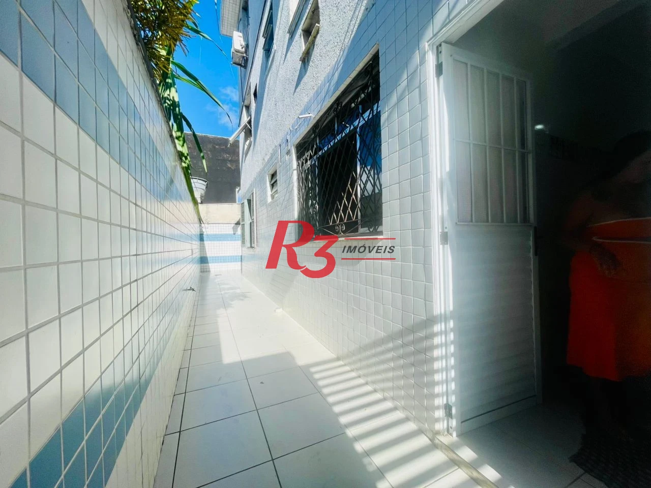 Apartamento com 2 dormitórios à venda, 74 m² por R$ 350.000,00 - Encruzilhada - Santos/SP