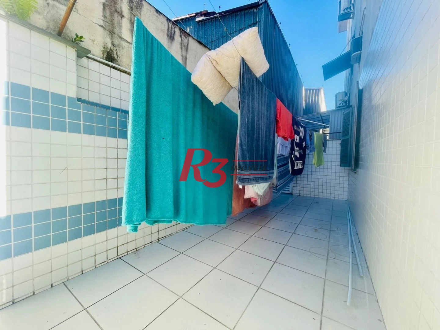 Apartamento com 2 dormitórios à venda, 74 m² por R$ 350.000,00 - Encruzilhada - Santos/SP