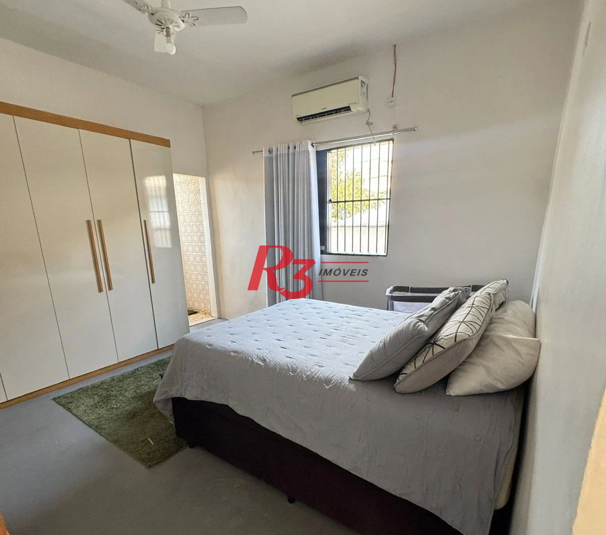 Casa com 2 dormitórios à venda, 150 m² por R$ 650.000,00 - Vila Cascatinha - São Vicente/SP