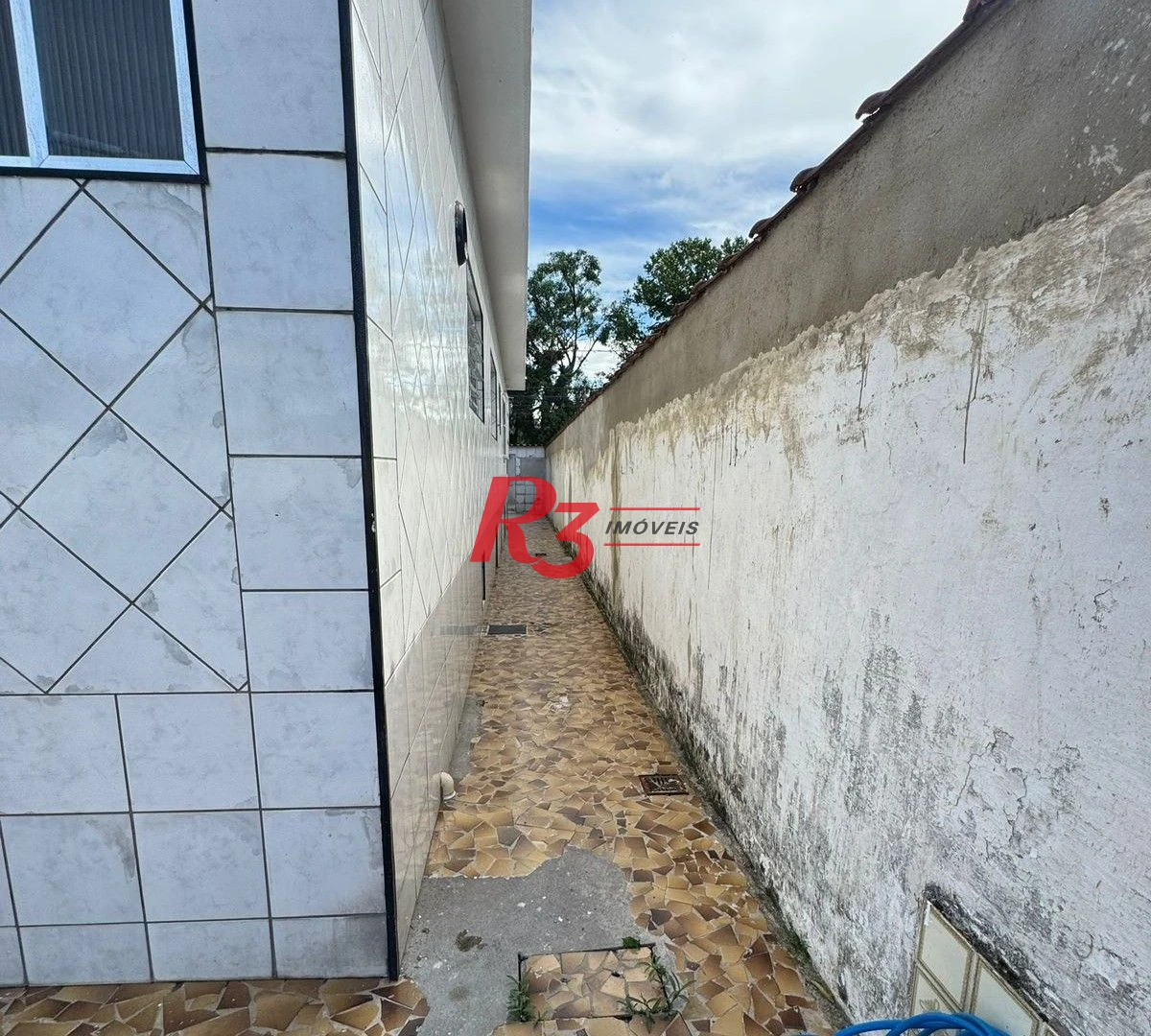 Casa com 2 dormitórios à venda, 150 m² por R$ 650.000,00 - Vila Cascatinha - São Vicente/SP