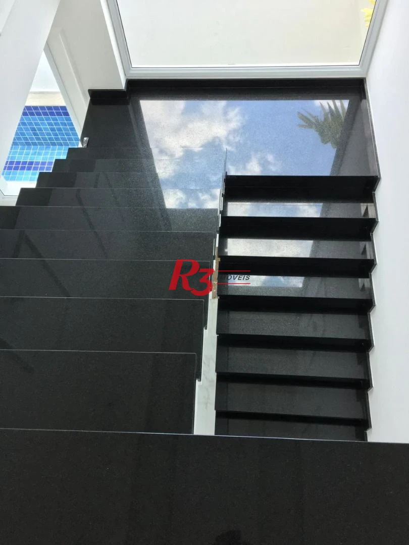 Sobrado com 5 dormitórios à venda, 422 m² por R$ 2.850.000,00 - Maitinga - Bertioga/SP
